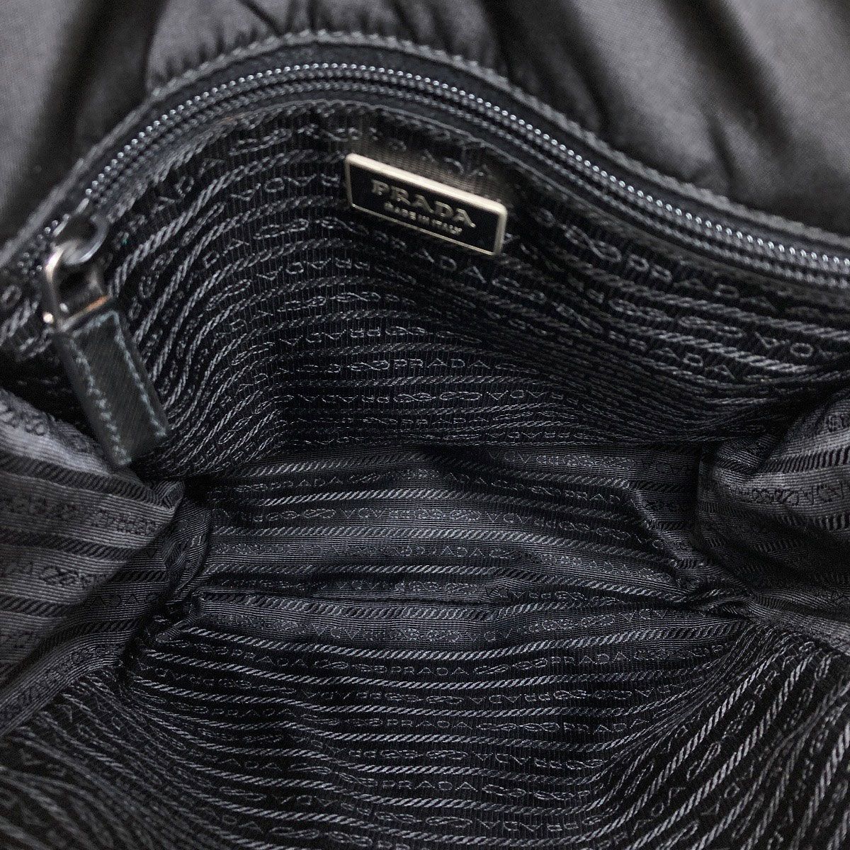 PRADA プラダ ロゴ金具 ショルダーバッグ ナイロン レディース [中古]
