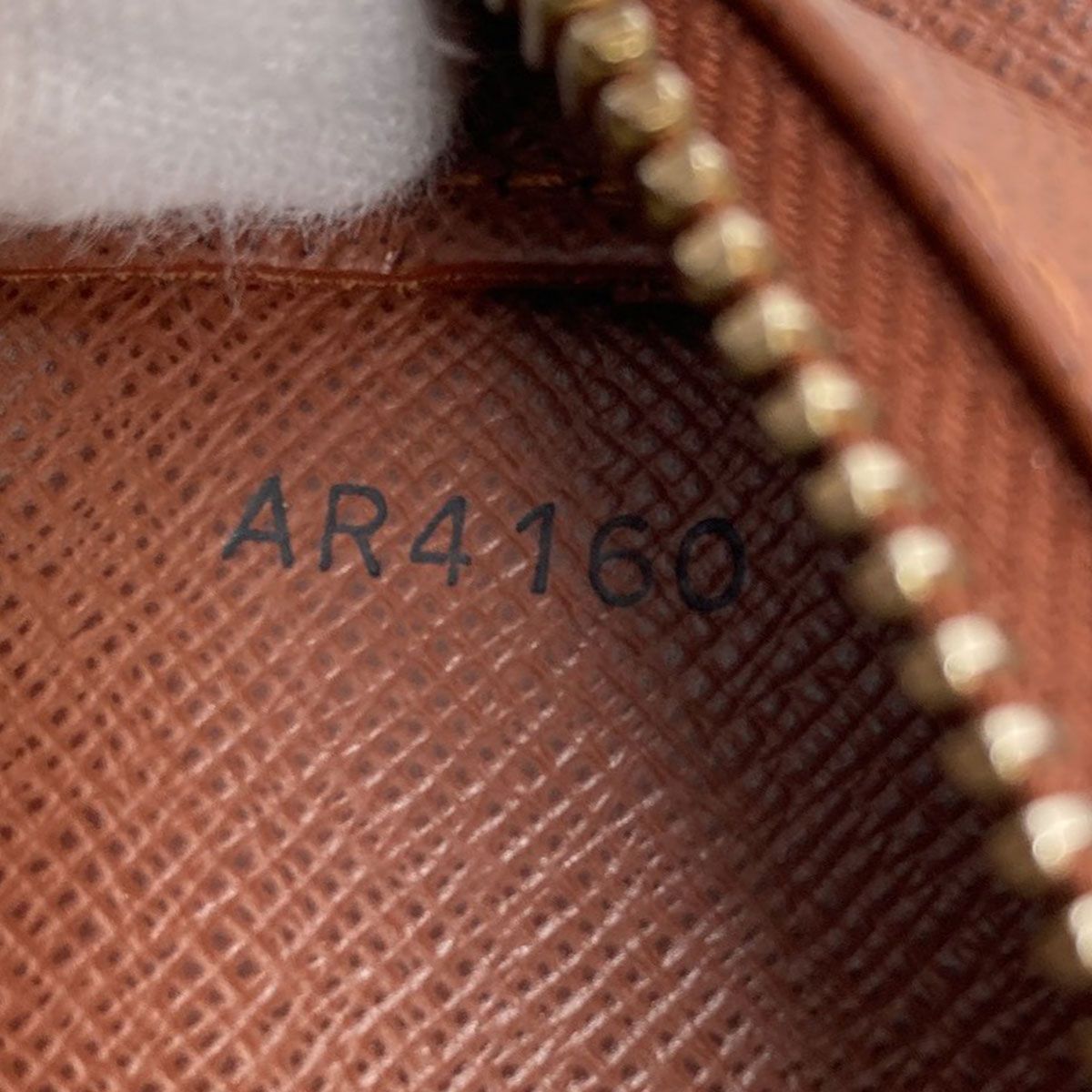 LOUIS VUITTON ルイヴィトン M51790 オルセー セカンドバッグ モノグラムキャンバス レディース [中古]