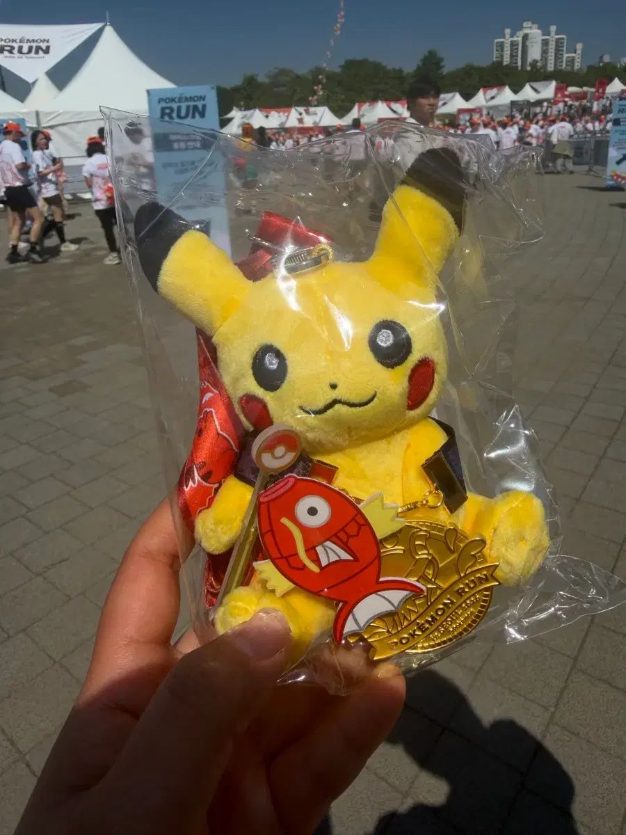 2026 ポケットモンスターRUN 金メダル ピカチュウ ぬいぐるみ + お買い物バッグ