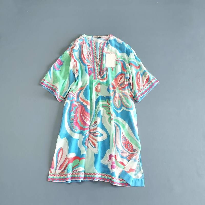 EMILIO PUCCI エミリオプッチ スキッパーワンピース シルク混 プッチ柄 ゆったり グラデーション タグ付き サイズ USA4 (S〜M相当) EMILIO PUCCI エミリオプッチ スキッパーワンピース シルク混 プッチ柄 ゆったり グラデーション タグ付き サイズ USA4 (S〜M相当)