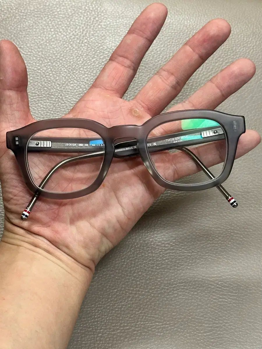 トム・ブラウン ウェリントン UEO412A チャコール カラー