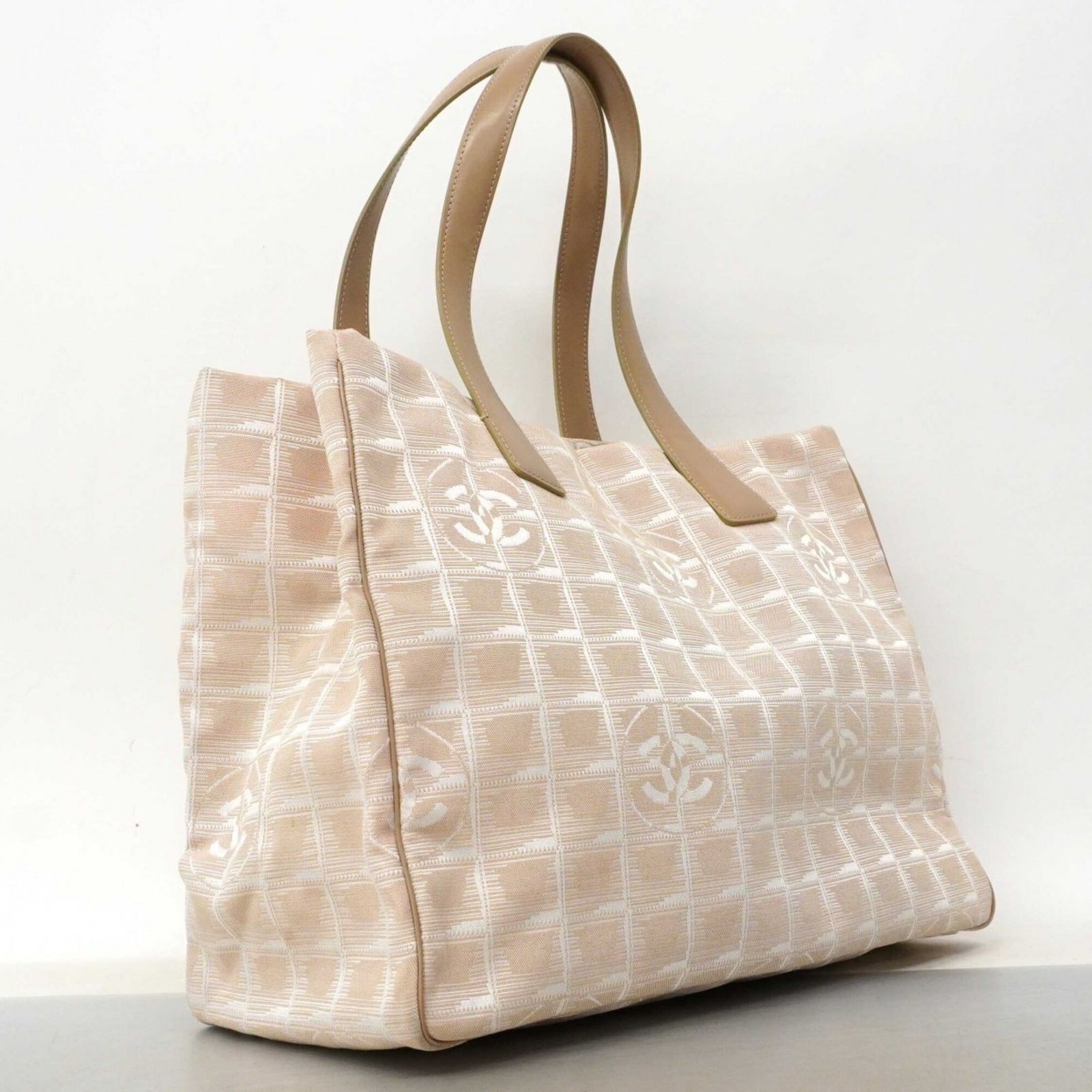 シャネル(Chanel) シャネル トートバッグ ニュートラベル ナイロン ベージュ レディース