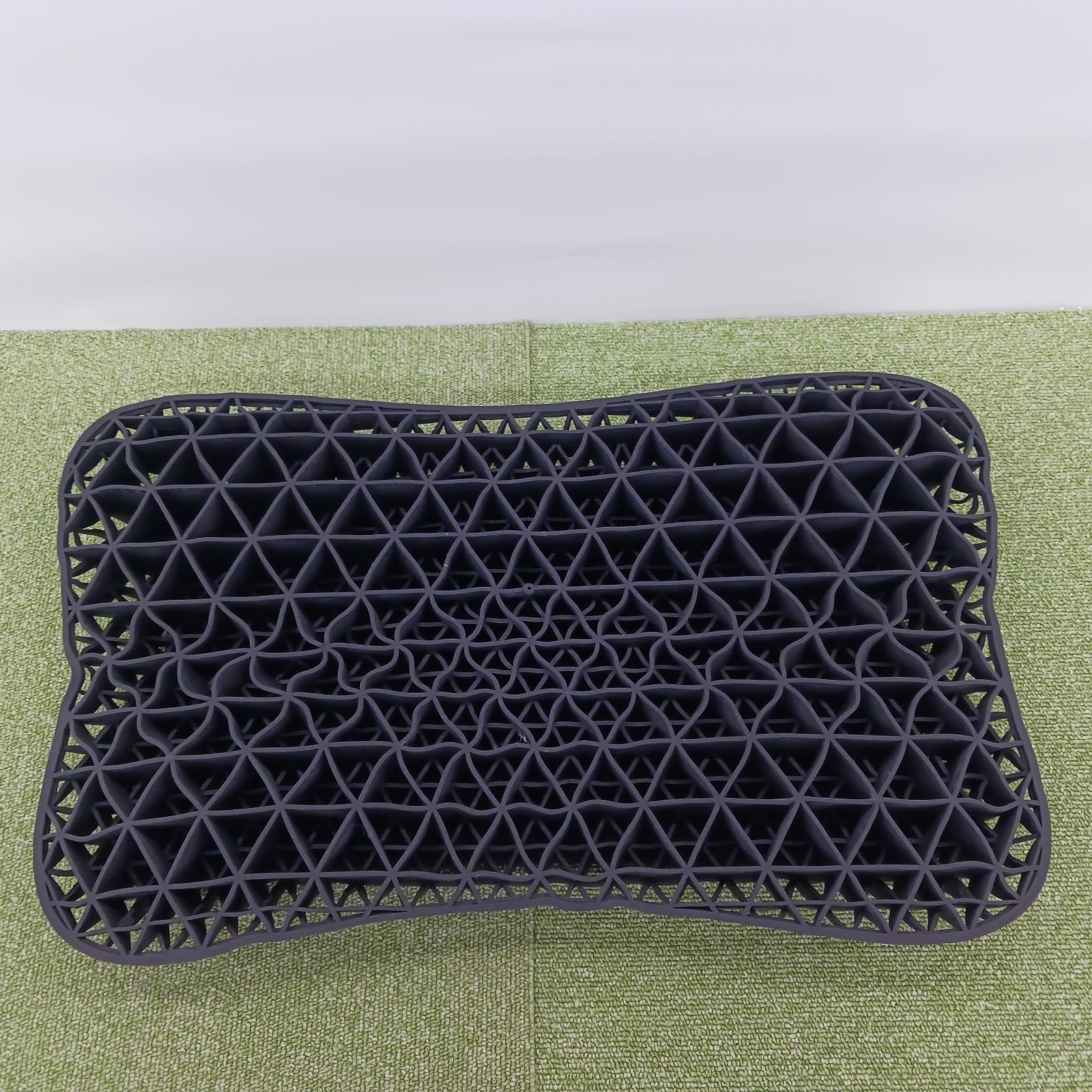 展示商品】 太陽 ヒツジのいらない枕 Fit ブラック [テンセル枕カバー 