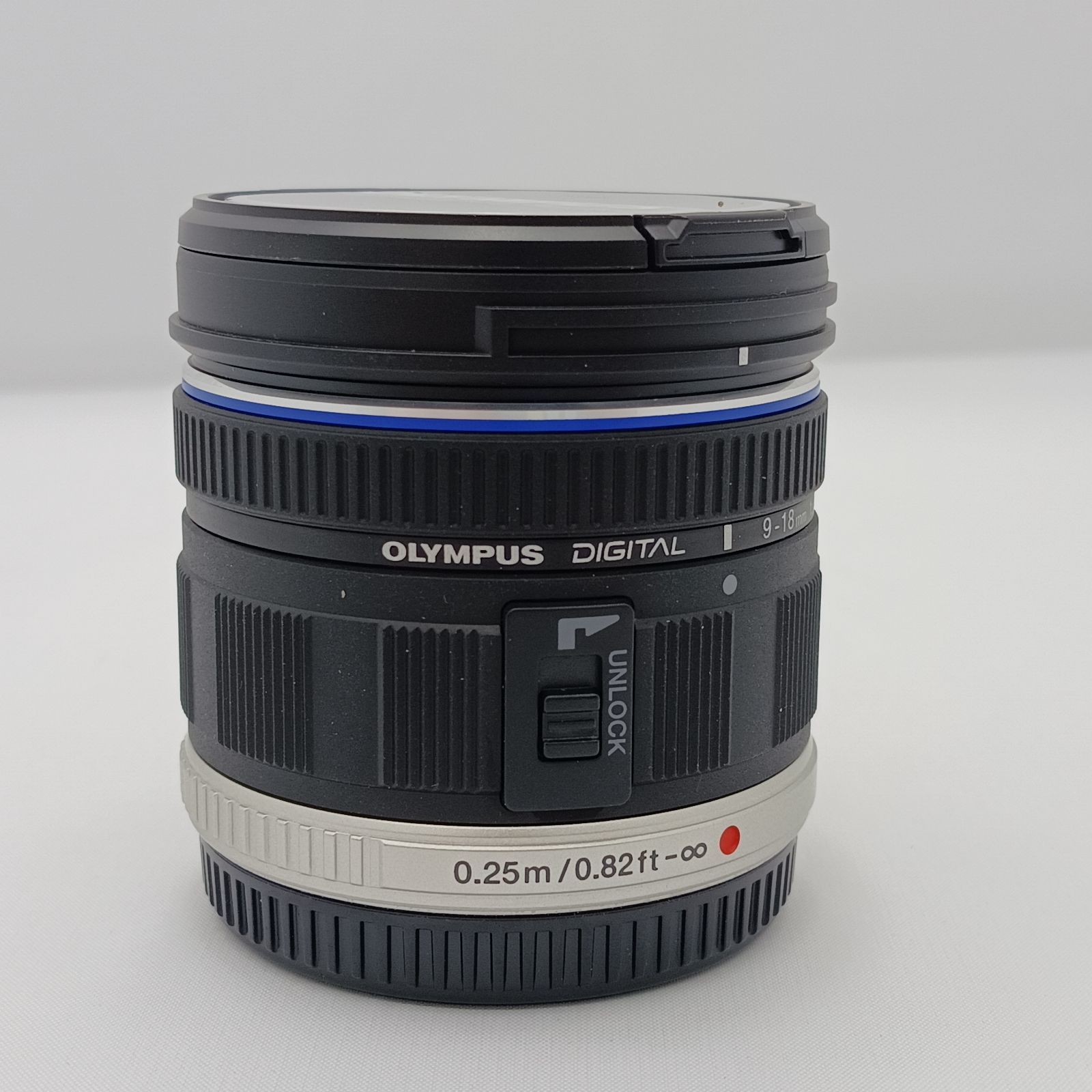 【ガラスケース内展示商品】 　OLYMPUS カメラレンズ ED 9-18mm F4.0-5.6 M.ZUIKO DIGITAL［ マイクロフォーサーズ / ズームレンズ ］ ブラック M.ZUIKO DIGITAL ED 9-18mm F4.0-5.6