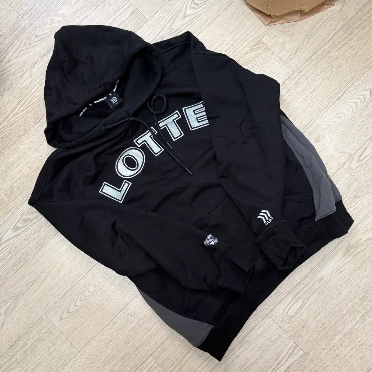 L100 在庫処分) ロッテ オールド ブラック フードTシャツ 出品