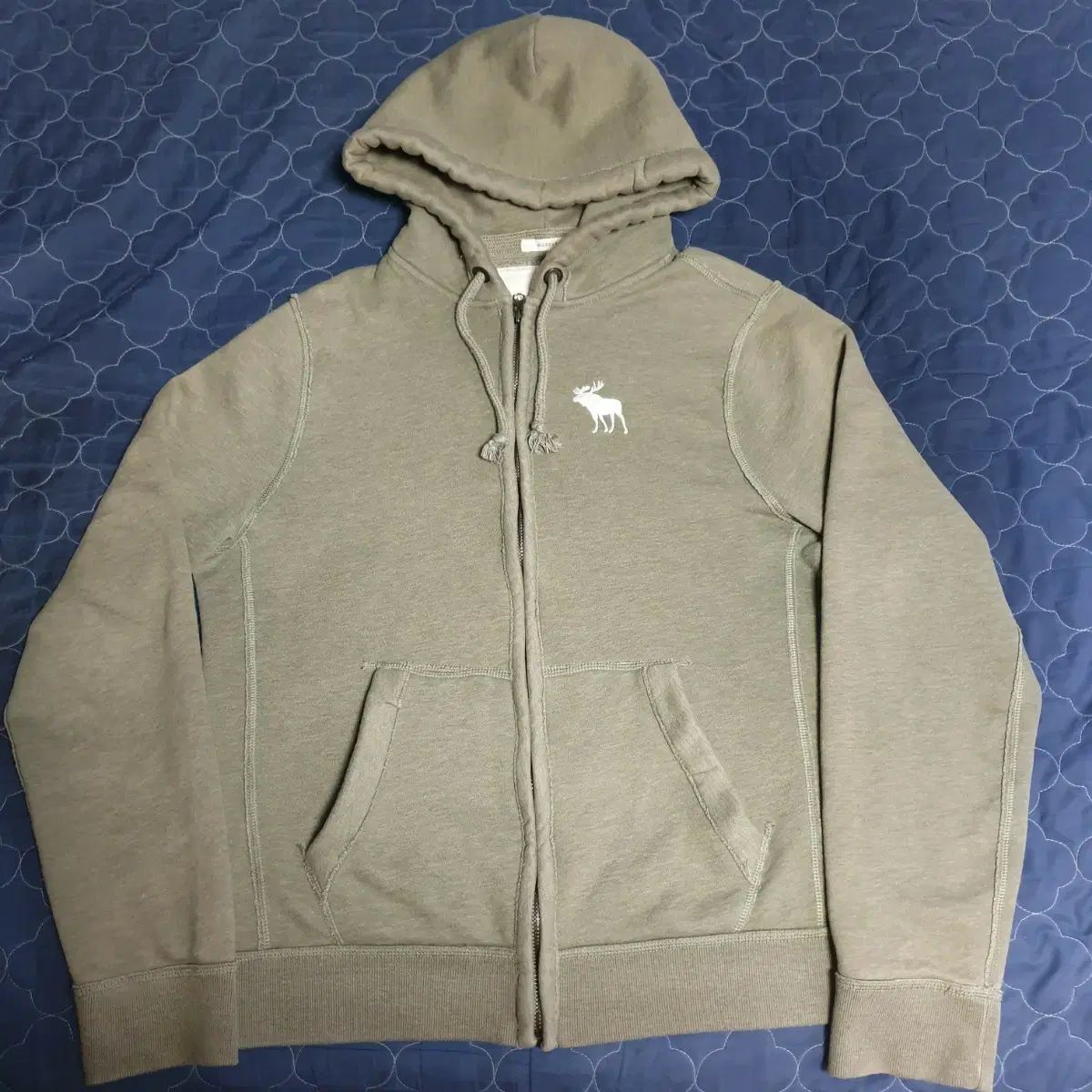(ヴィンテージ) Abercrombie アバクロンビー マッスルフィット カットオフ LINE フードジップアップ 薄カーキ (XL)