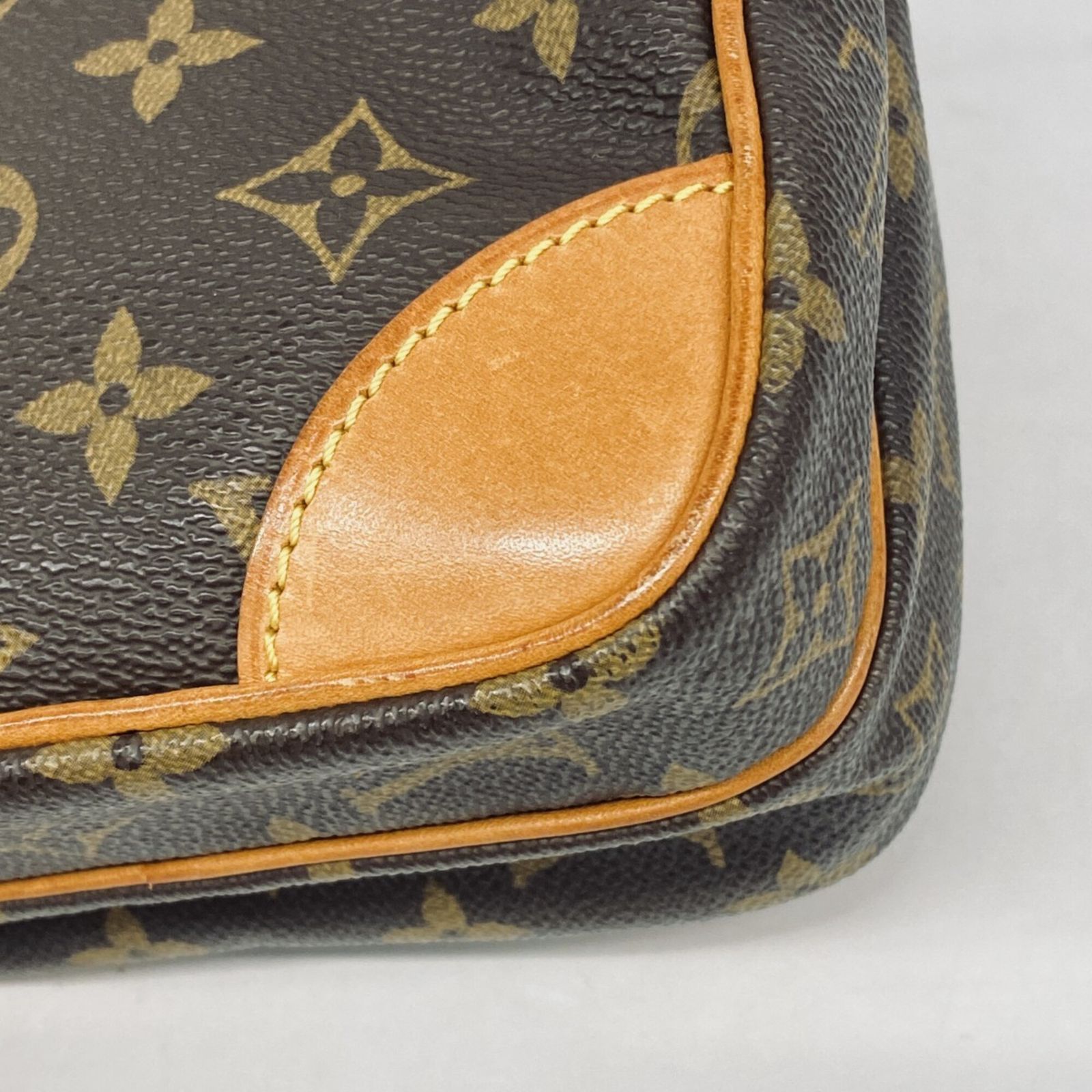 ルイ・ヴィトン(Louis Vuitton) ルイ・ヴィトン ショルダーバッグ モノグラム アマゾン M45236 ブラウンレディース