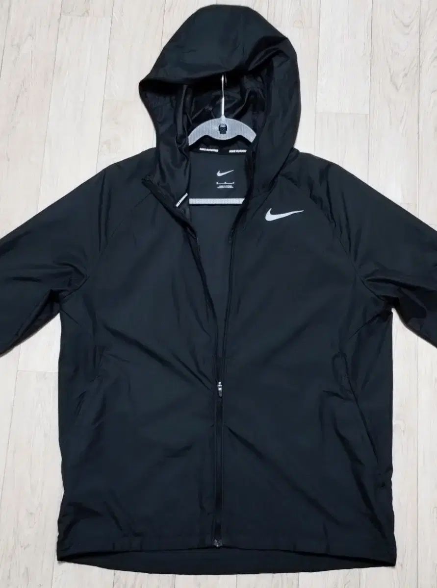 (正規品) NIKE ランニング ウィンドブレーカー ジャケット 95 M