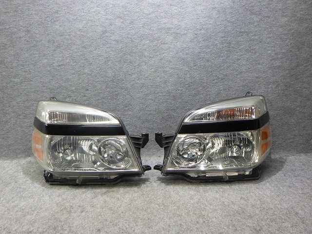 ヴォクシー ヘッドライト左右 HID AZR60/65 後期 28-183 V1 81110-28B10 バラスト付 260501063 4,930円