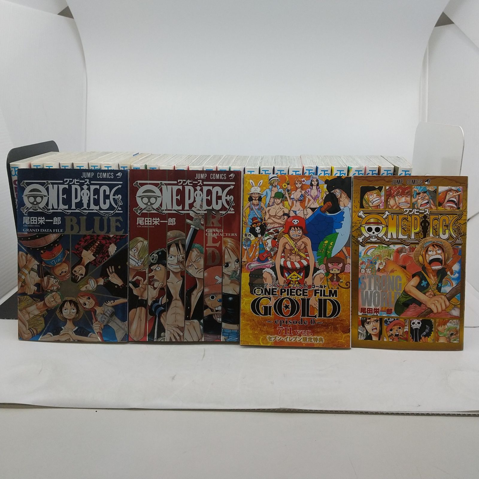 111巻＋α】ワンピース 1~111巻 ＋ 映画特典(GOLD,ストロングワールド
