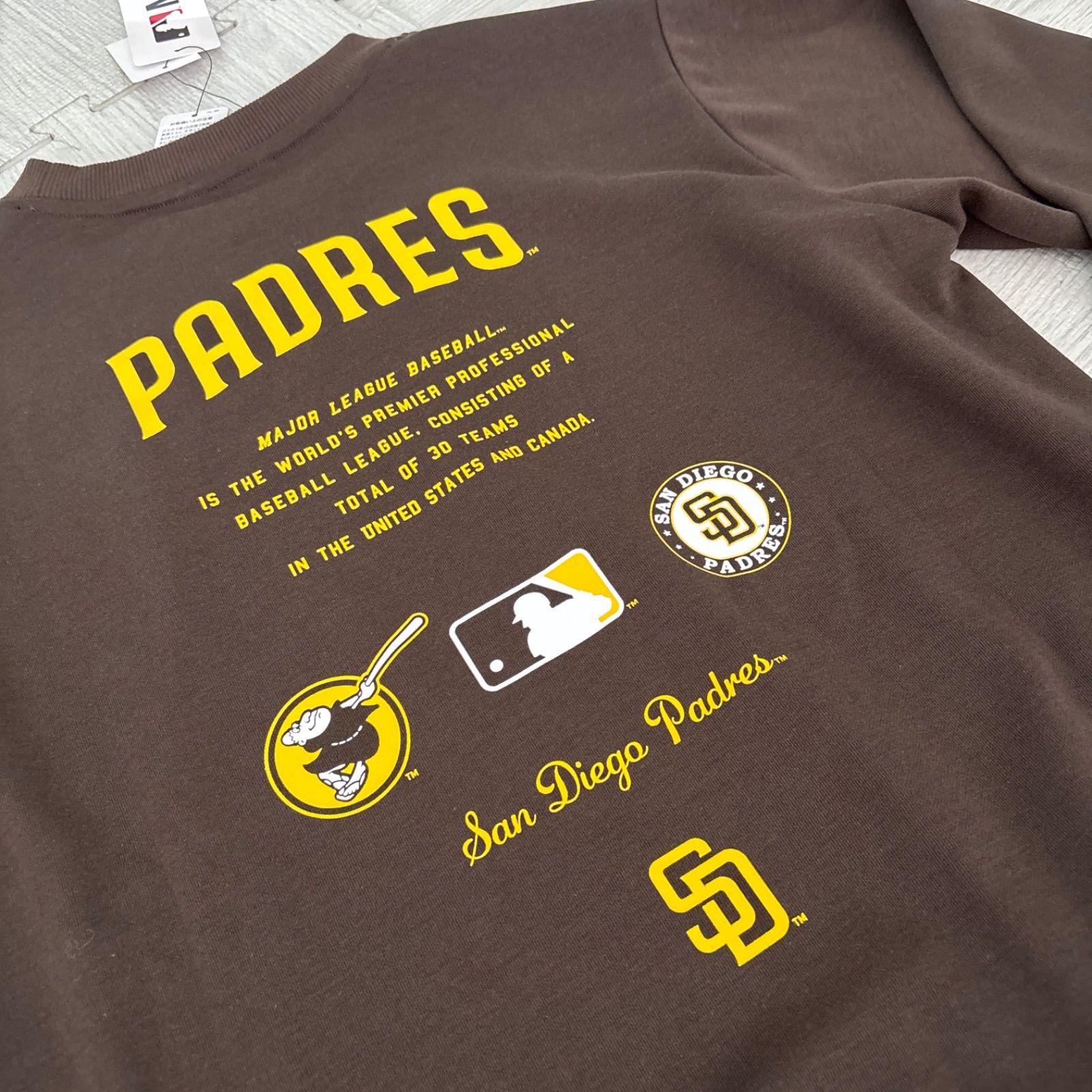 新品　MLB　パドレス　メンズ　バックロゴトレーナー　MLB公式 M