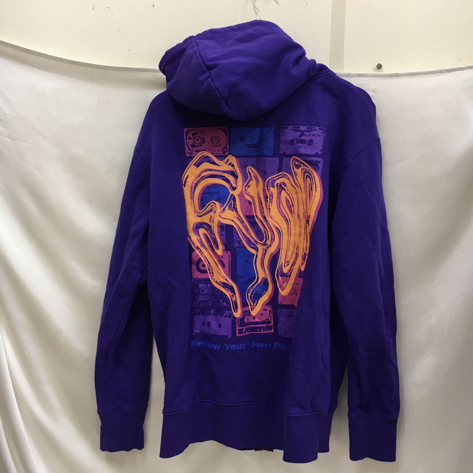三沢店19-5-0505] B'z LIVE-GYM 2025 -FYOP パーカー パープルカラー