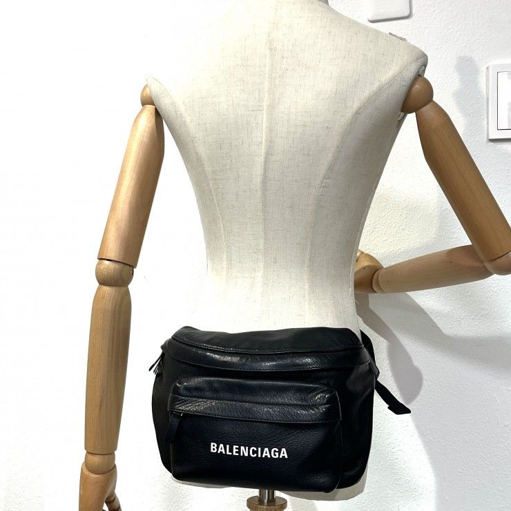 BALENCIAGA（バレンシアガ）エブリデイ ベルトバッグ ボディバッグ