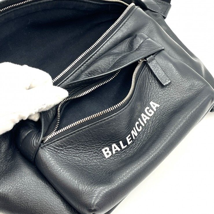 BALENCIAGA（バレンシアガ）エブリデイ ベルトバッグ ボディバッグ