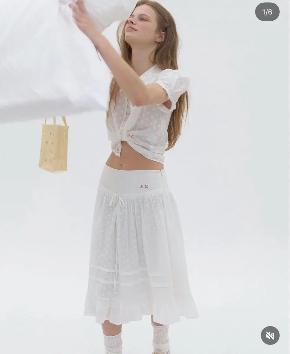 LYNN 純粋 mix lace セットアップ タグ付き 新品出品 ファブリック マット ギフト含む