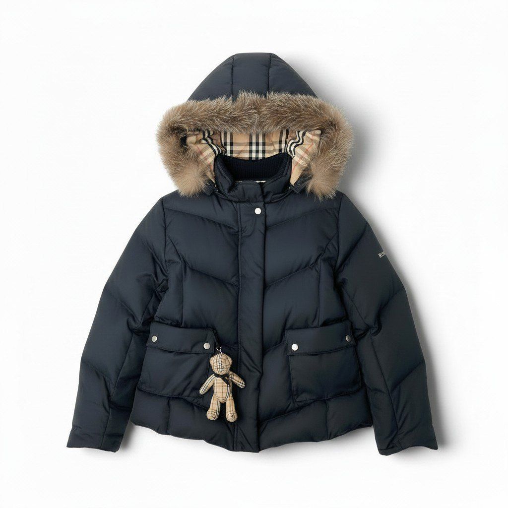 23e7 BURBERRY LONDON バーバリーロンドン ダウンジャケット ジャンパー ノバチェック ブルーフォックス ベアチャーム付 サイズ130A ブラック キッズ 子ども服u02t