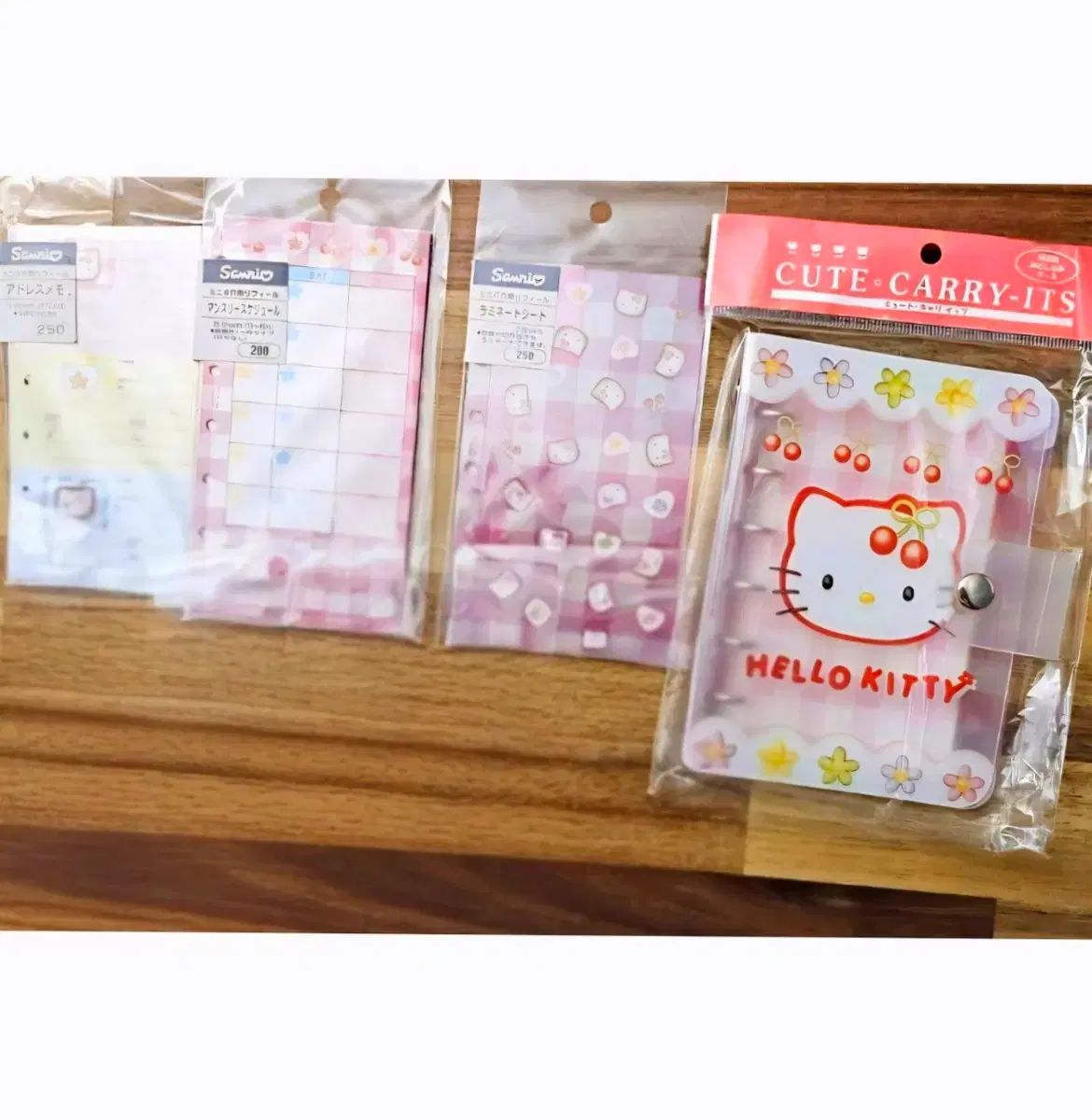 さくらんぼハローキティダイアリー バインダー リフィル 3種セット チューリップハローキティダイアリー バインダー リフィル