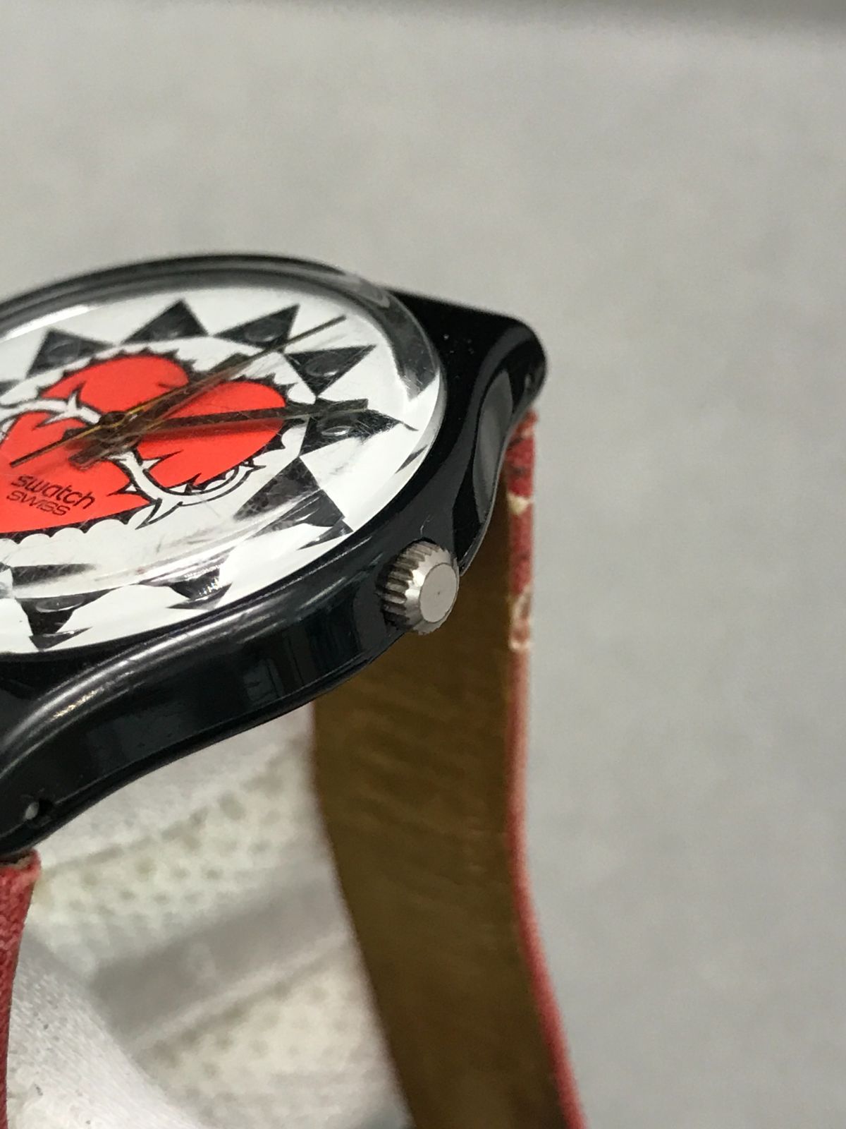 稼働品】swatch スウォッチ 腕時計 ハートモチーフ レッド系 3873