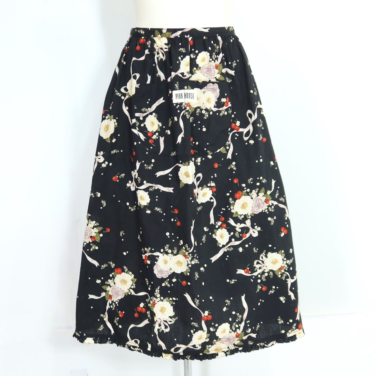 【美品】ピンクハウス★チェリーとお花のラップスカート♪ロゴ刺繍 リボン タブリエ 黒系 z19948