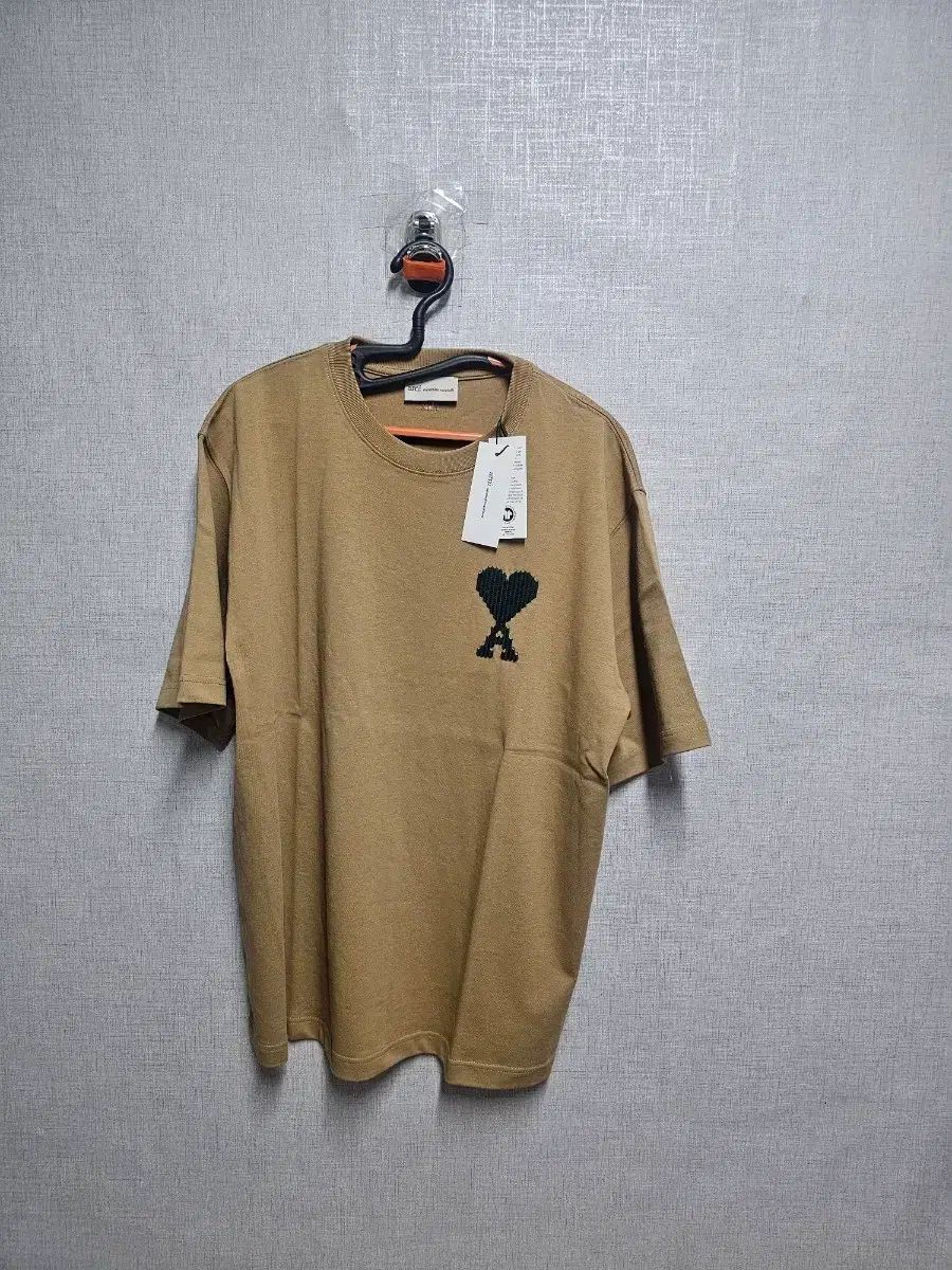AMI アミ ハート ロゴ 半袖 Tシャツ カーキ XL