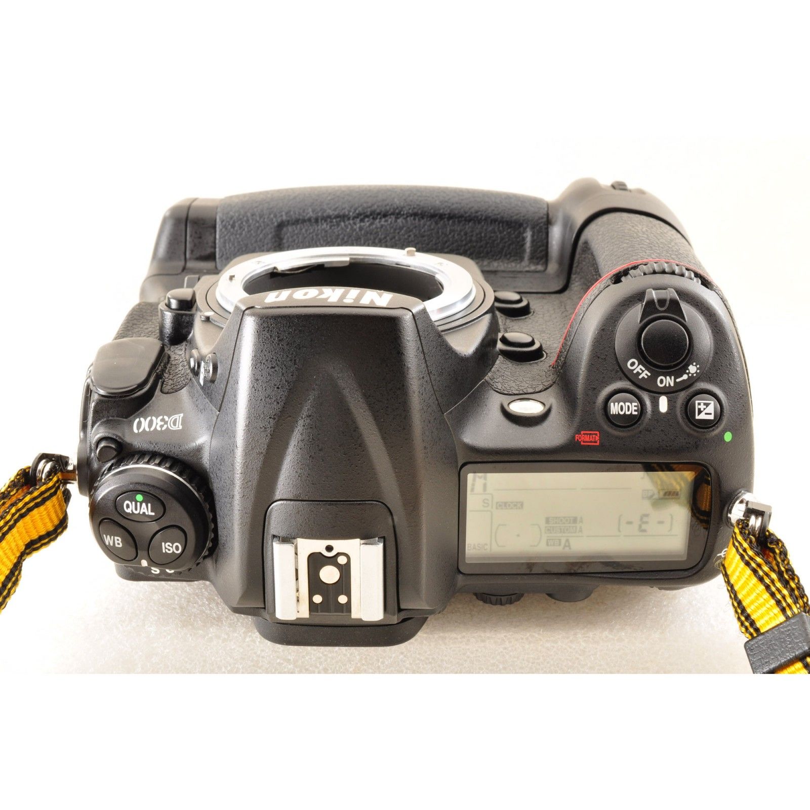 Nikon D300 12.3MP 一眼レフ デジタルカメラ ボディ ニコン シャッター 