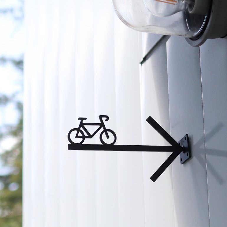 【新品】【1点販売】SIKAKU[シカク]ARROW SIGN BICYCLE[アローサイン バイスクル 矢印板 看板 案内標識 駐輪場 自転車置き場 アイアン 鉄 什器 オフィス 店舗 インテリア ディスプレイ シンプル]