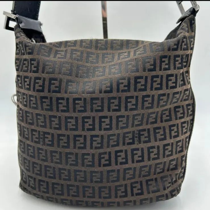 FENDI ショルダーバッグ ズッカ柄 フェンディ ブラウン キャンバス マンマバケット 総柄 レザー ハンドバッグ