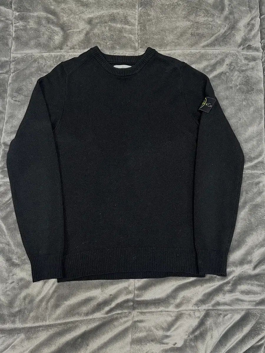 STONE ISLAND ストーンアイランド ブラックニット M