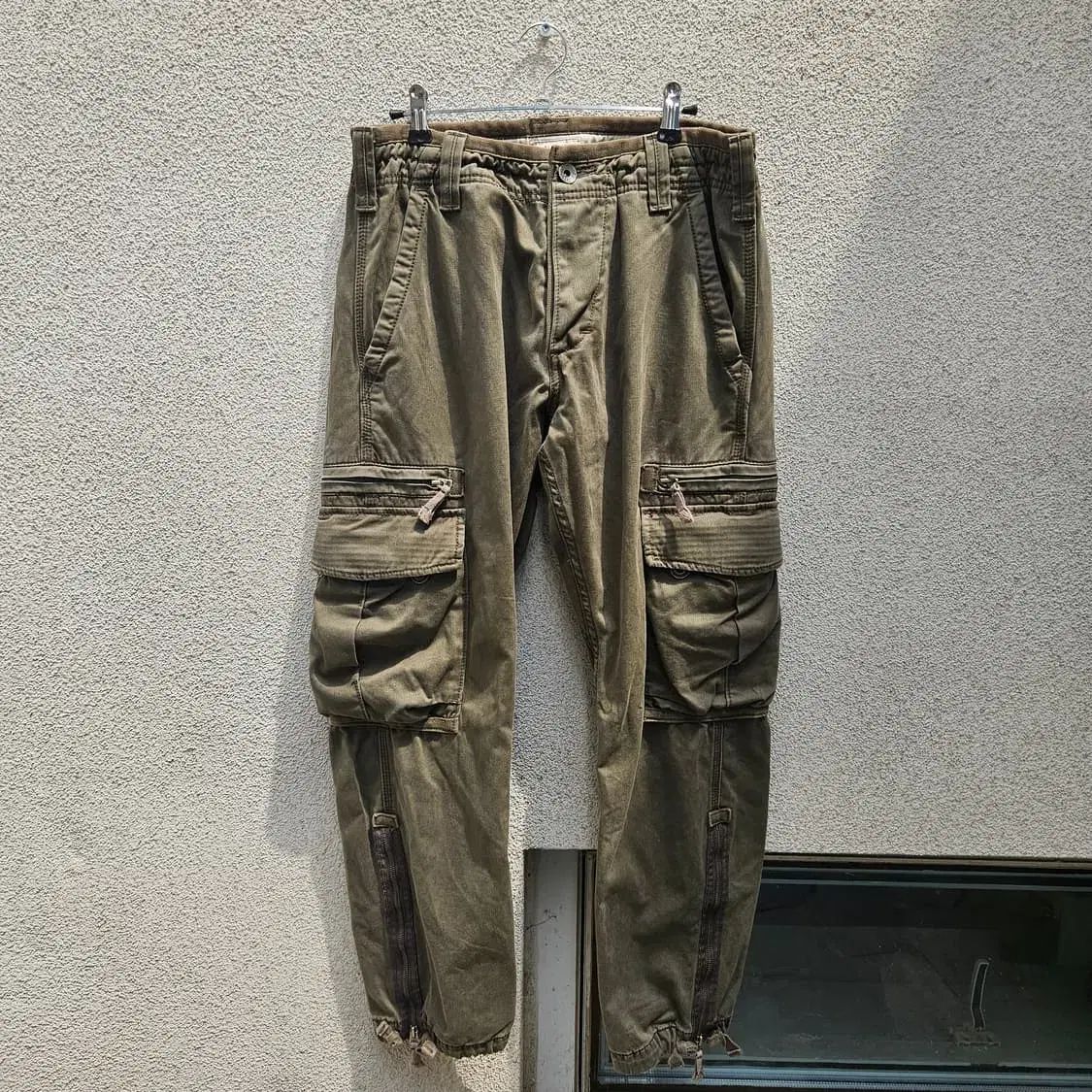 リーバイス タブツイル カーゴ パンツ