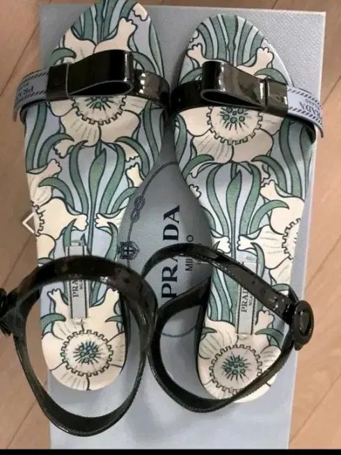 正規品 PRADA プラダ フラワー パターン サンダル 37