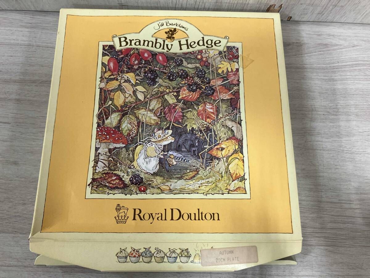未使用　ロイヤルドルトンBrambley Hedge AUTUMNプレート　5枚 現状品 Royal Doulton ロイヤルドルトン Brambly hedge AUTUMN 20cm