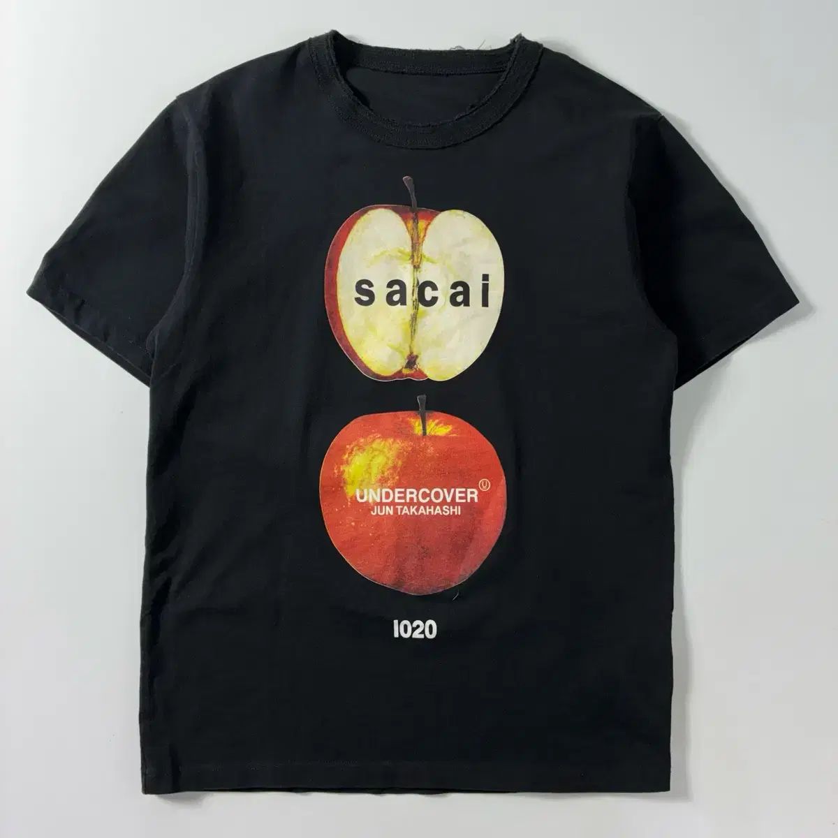 SACAI サカイ x UNDERCOVER アンダーカバー Apple Music アップルミュージック グラフィック 半袖 Tシャツ