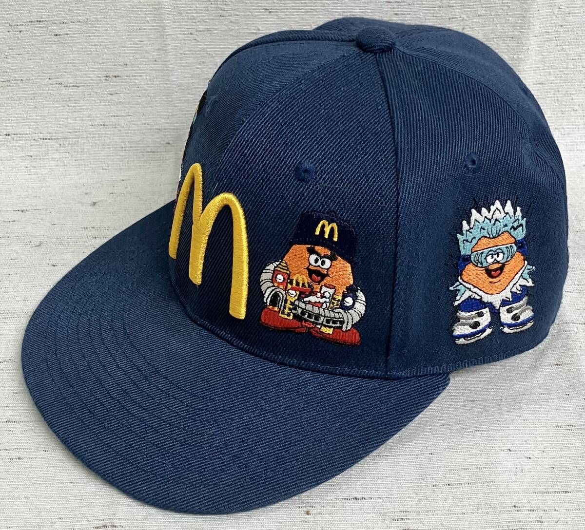 KERWIN FROST × McDonald's UPTOWN MOE LOGO FITTED CAP カーウィン フロスト マクドナルド コラボ キャップ 野球帽 ネイビー 帽子 紺色