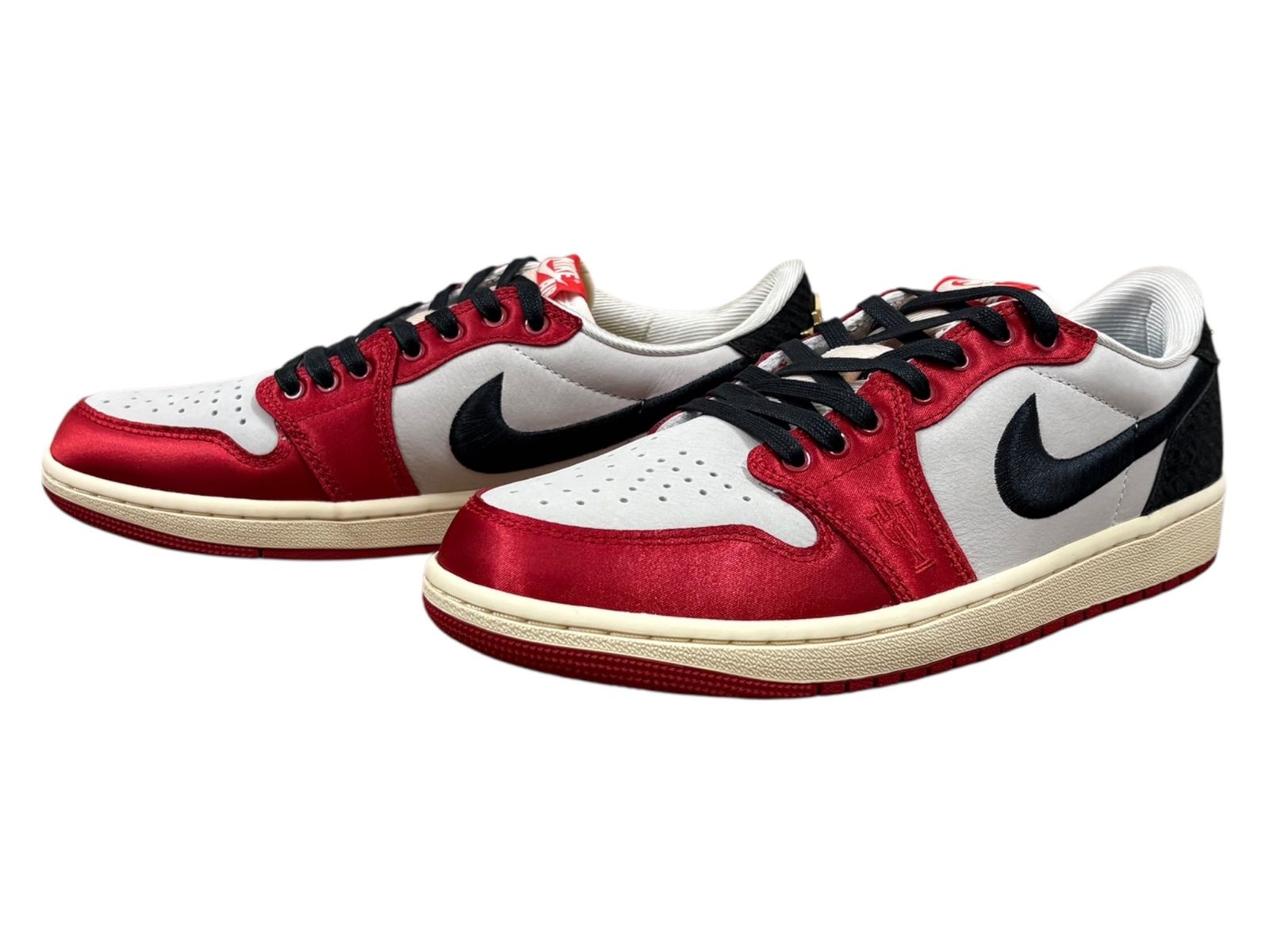 NIKE (ナイキ) Trophy Room(トロフィールーム) スニーカー Air Jordan 1 Low OG Sail and Varsity Red FN0432-100 27cm US9 レッド メンズ/078