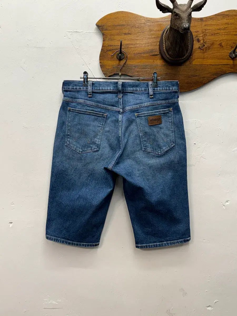 32) Wrangler デニムショーツ