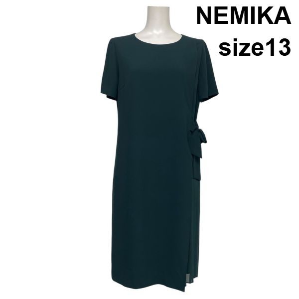 ◇ ネミカ NEMIKA ラップ風ワンピース 半袖 ミディ丈 ラウンドネック Iライン ウエストリボン グリーン系 13 XL 13号 レディース S6E045