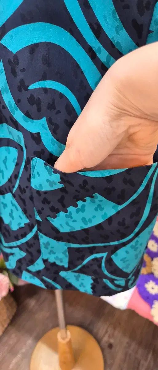 TRICOSA PARIS シルク100% ジャケット ロング丈 (66 77) TRICOSA PARIS シルク100% ジャケット ロング丈 (66 77)