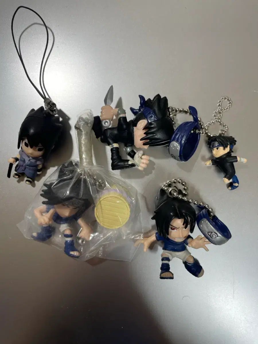 NARUTO -ナルト- 古典キーホルダー うちは サスケ 古典キーホルダー 5個 まとめ / うちは サスケ フィギュア キーホルダー
