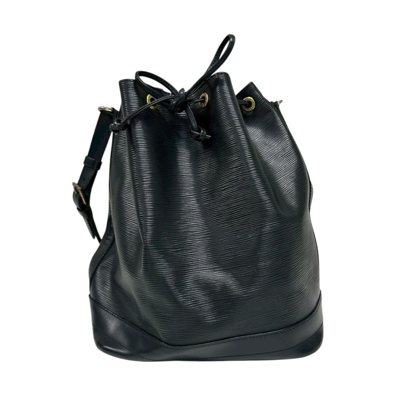Louis Vuitton：ルイヴィトン　エピ ノエ ブラック ショルダーバッグ M59002 42,900円