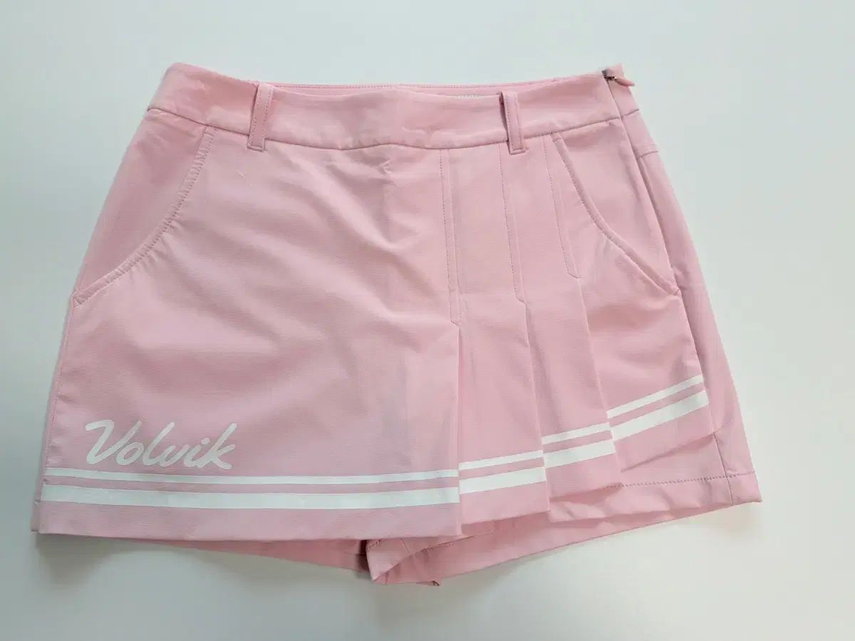 未使用) Volvik ボルビック ピンク ゴルフ ハーフパンツ 64サイズ
