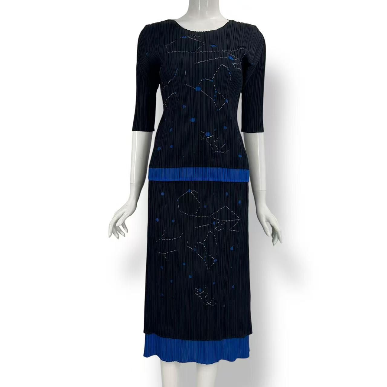 新品同様 ISSEY MIYAKE イッセイミヤケ PLEATS PLEASE プリーツプリーズ セットアップ トップス カットソー スカート サイズ3 ネイビー