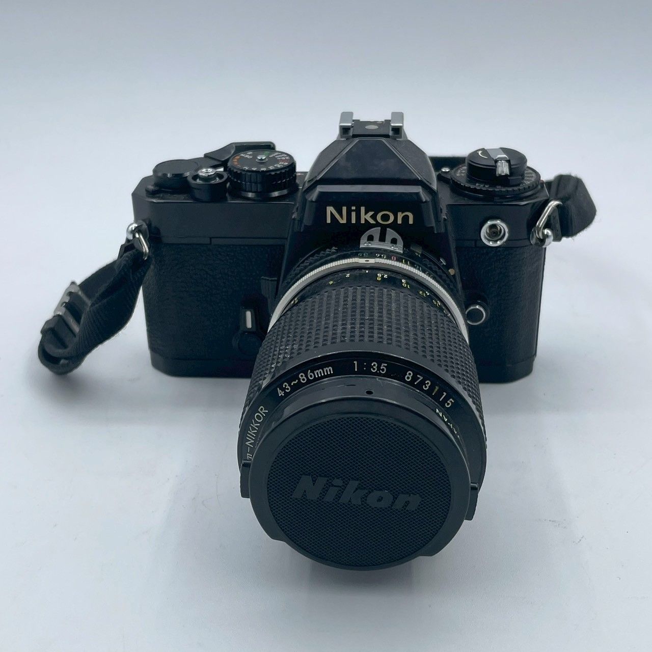06 Nikon FE フィルムカメラ Nikkor 43~86mm 1:3.5 レンズ付き
