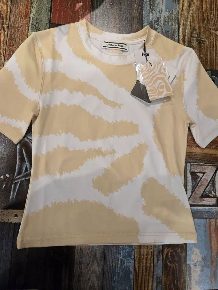 オニツカタイガー 半袖 Tシャツ (新パータン) アイボリー パータン
