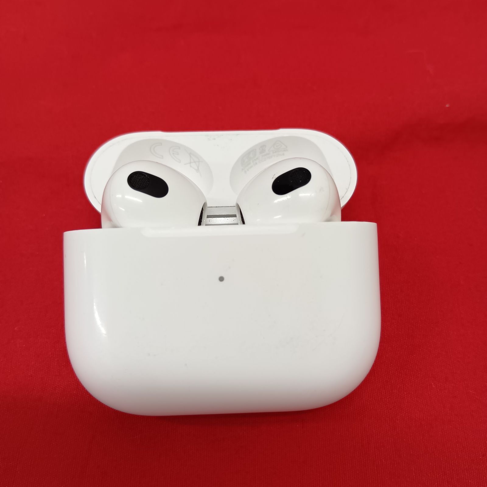 エアポッズ 3 本体 第三世代 A2566 ワイヤレスイヤホン AirPods - メルカリ