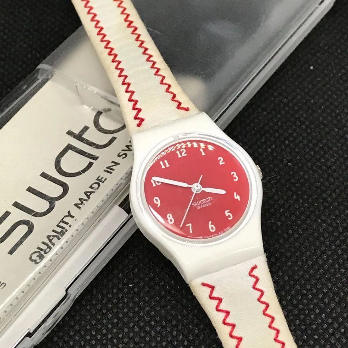 稼働品 swatch スウォッチ 腕時計 ホワイト×レッド系 3876 - メルカリ