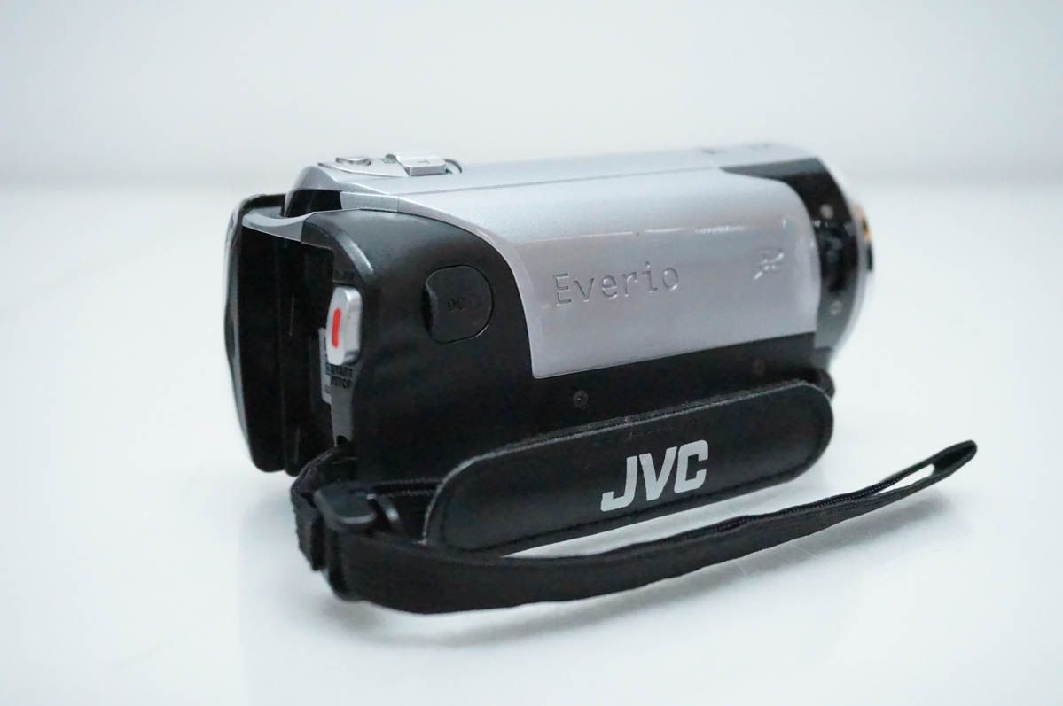 カメラ 【】JVC Victorビクター エブリオEverio ハイビジョンメモリー