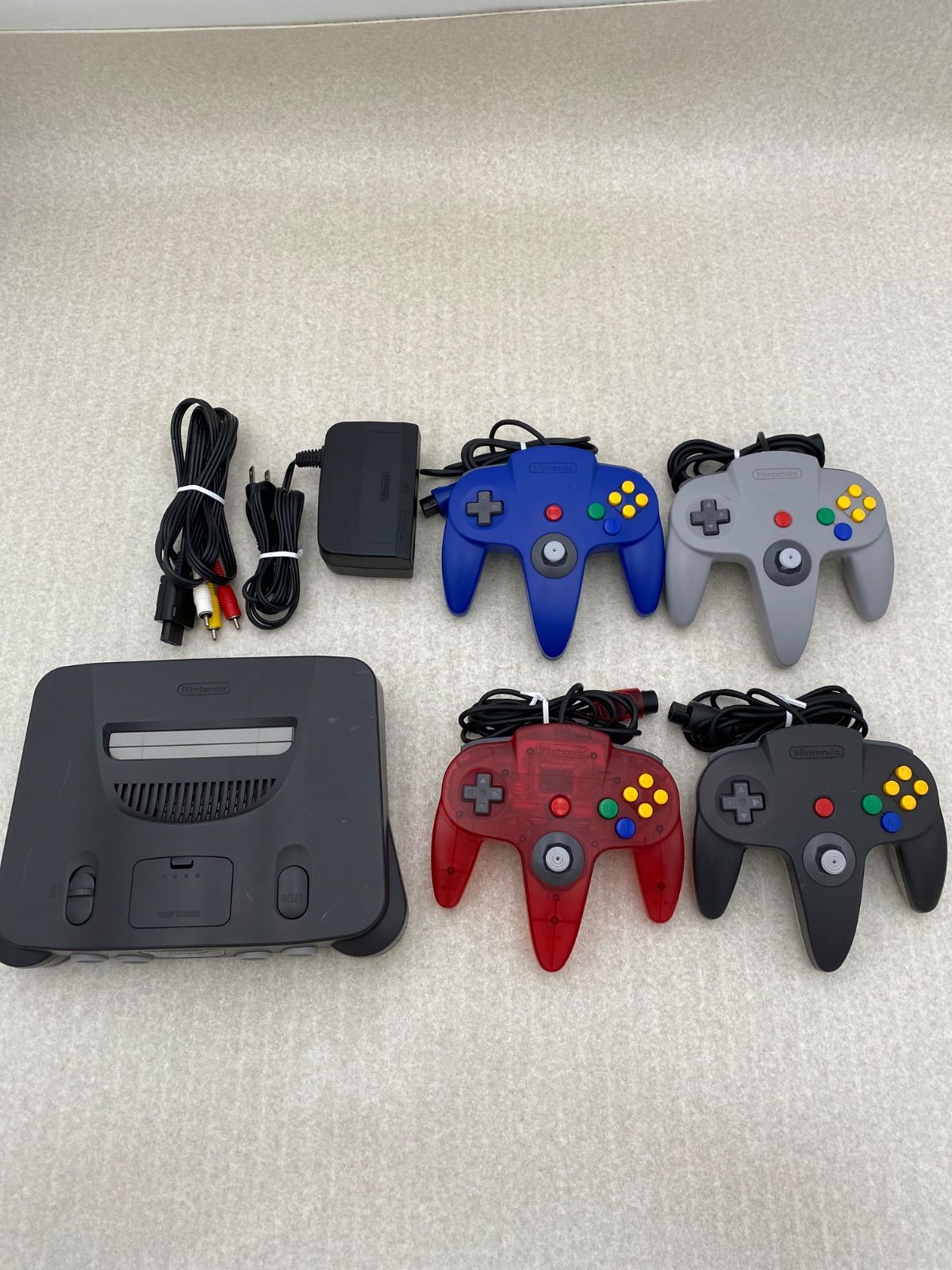 ニンテンドー64 本体 　動作品　コントローラー４点