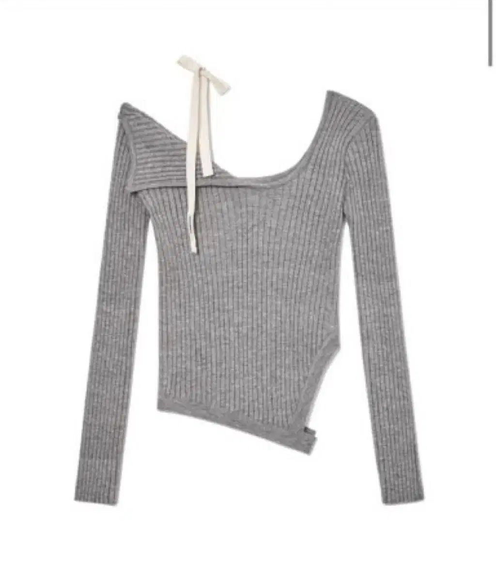 新商品 GLOWNY isa asymmetrical knit top