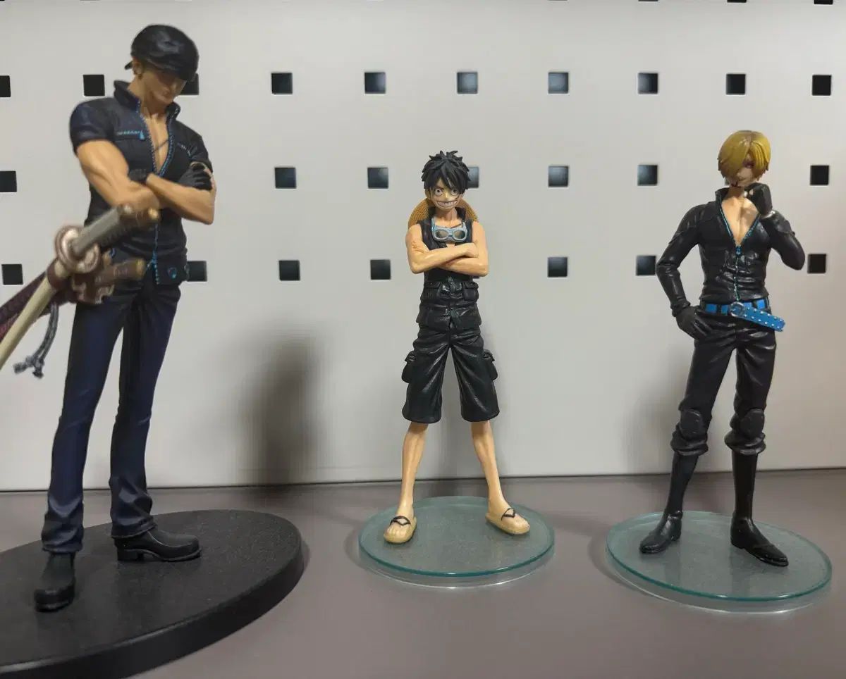 ONE PIECE ゾロ モンキー・D・ルフィ(ルフィ)サンジ フィギュアセット