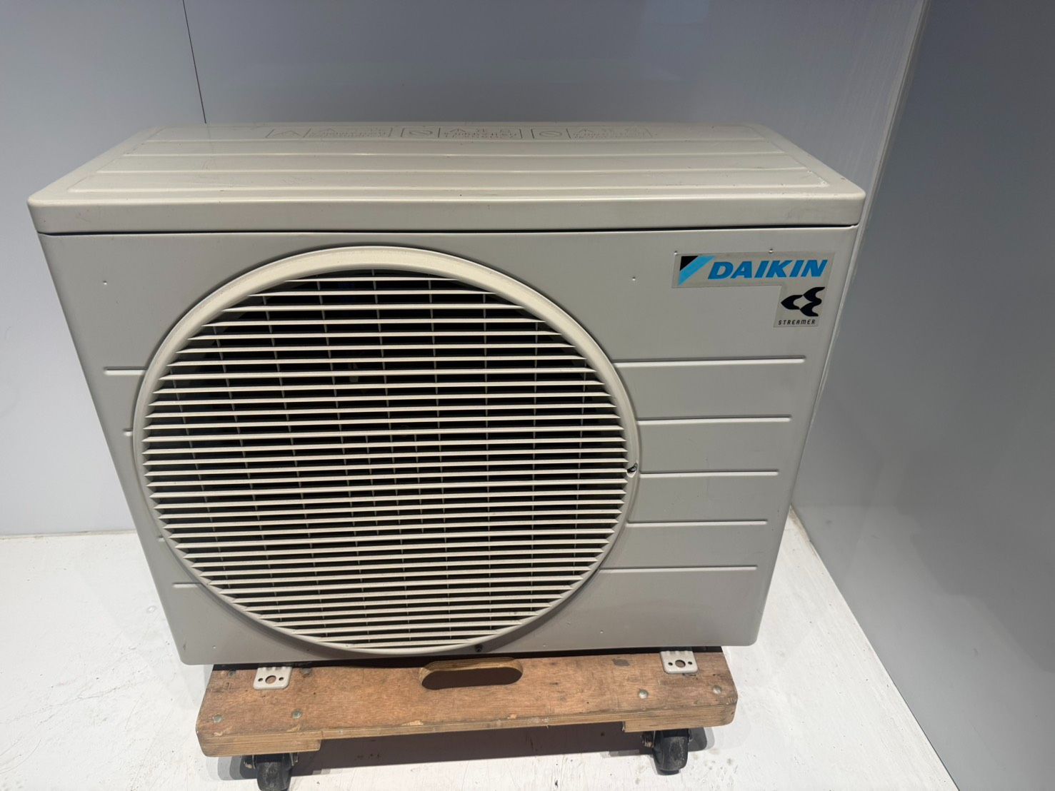 376 DAIKIN 2020年製エアコン 10～12畳用 整備済み - メルカリ